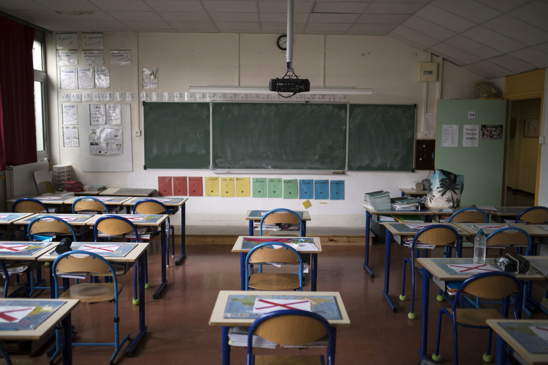 APTOPIX Virus Outbreak France